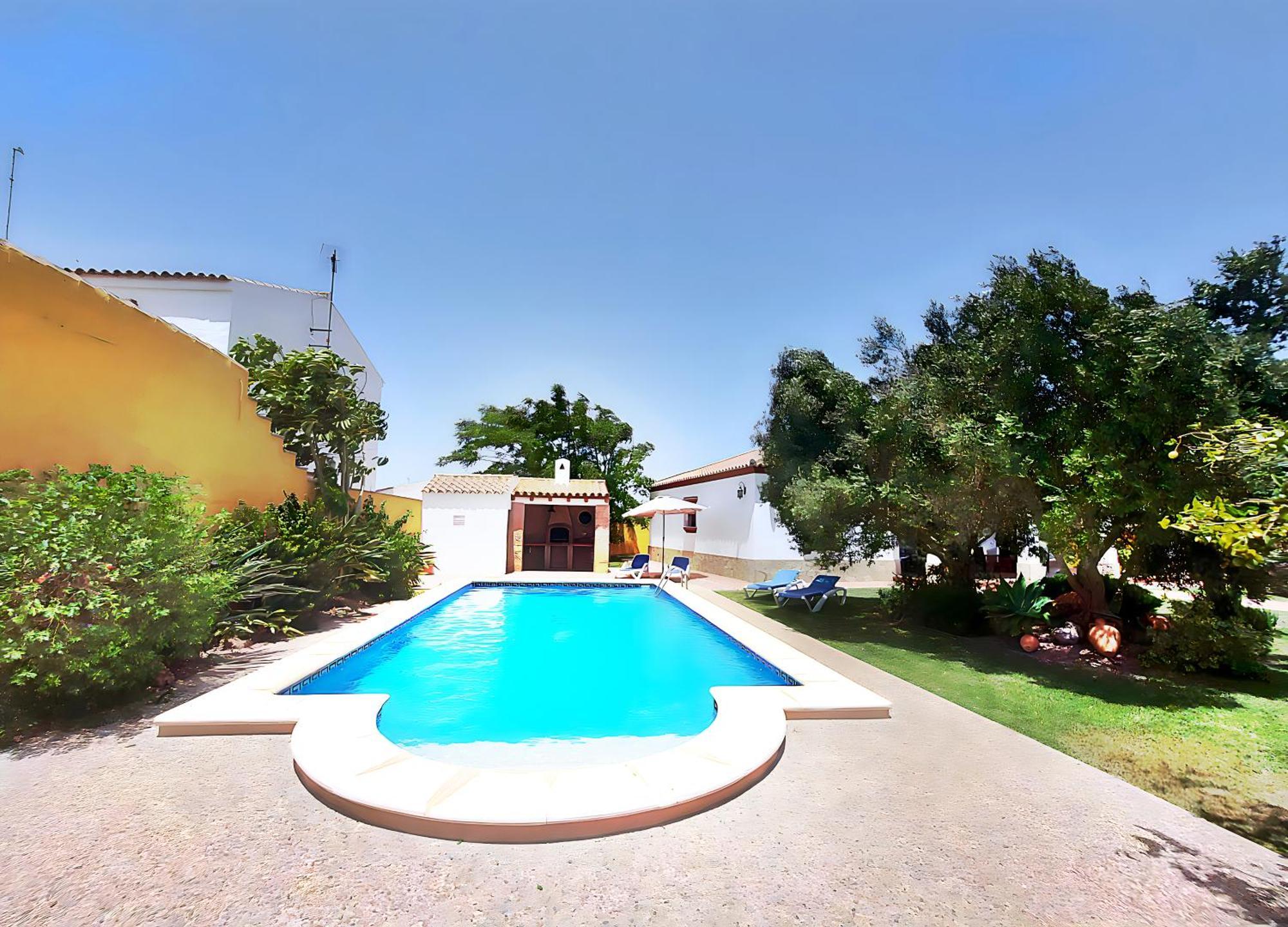 Con Piscina Privada Colada